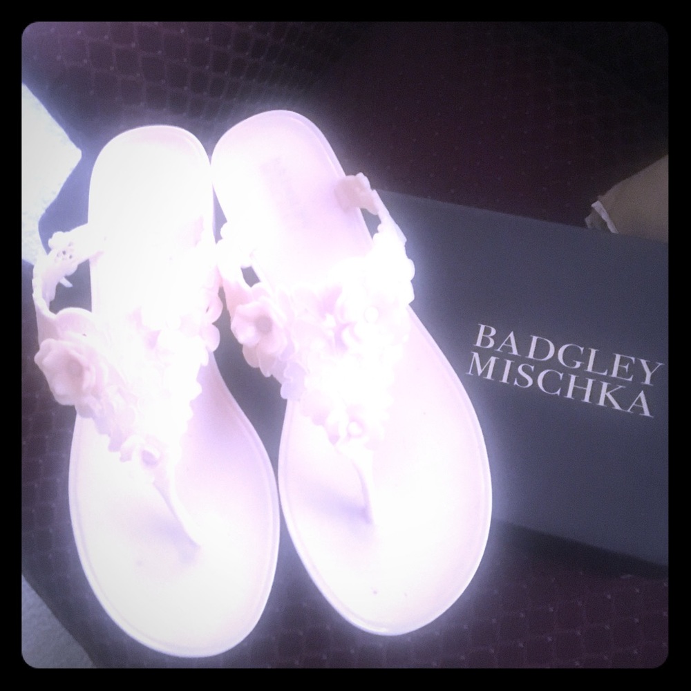 Badgley Mischka flip flops